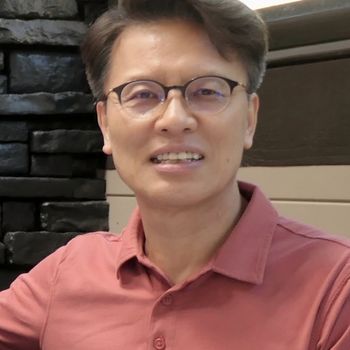 2024 Excellence in Teaching Award Winner | Dr. Eugene Eung-Chun Park